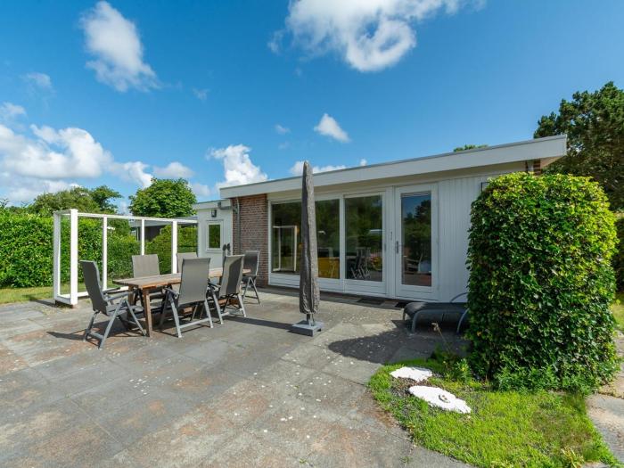 Modernly furnished bungalow for 4 people