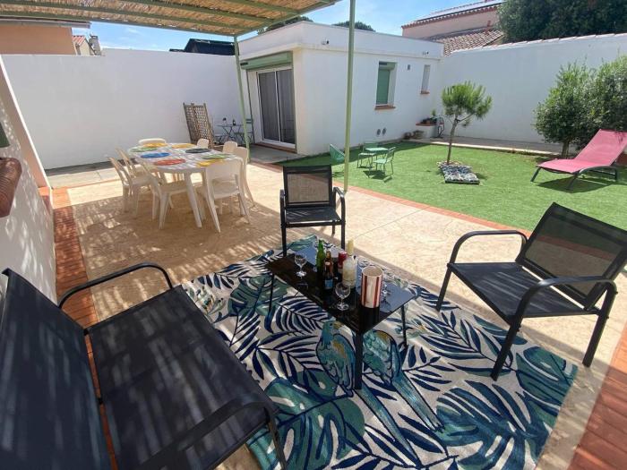 Maison Canetoise 2 chambres, climatisation, parking, proche plage - FR-1-696-79