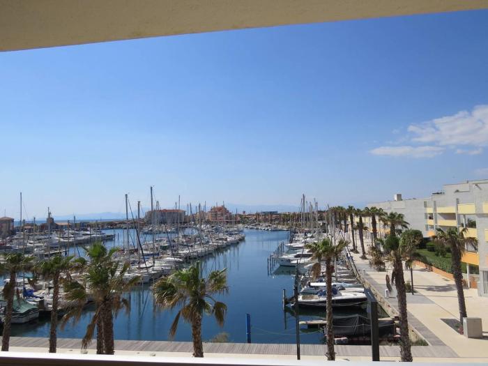 Studio cabine au bord de mer, accès plage, parking privé - FR-1-529-63