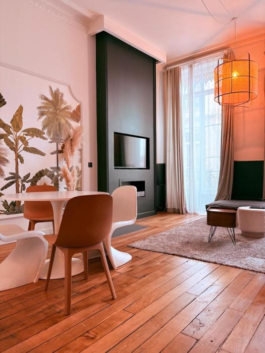 Coco-2 bedrooms-Parking-City center