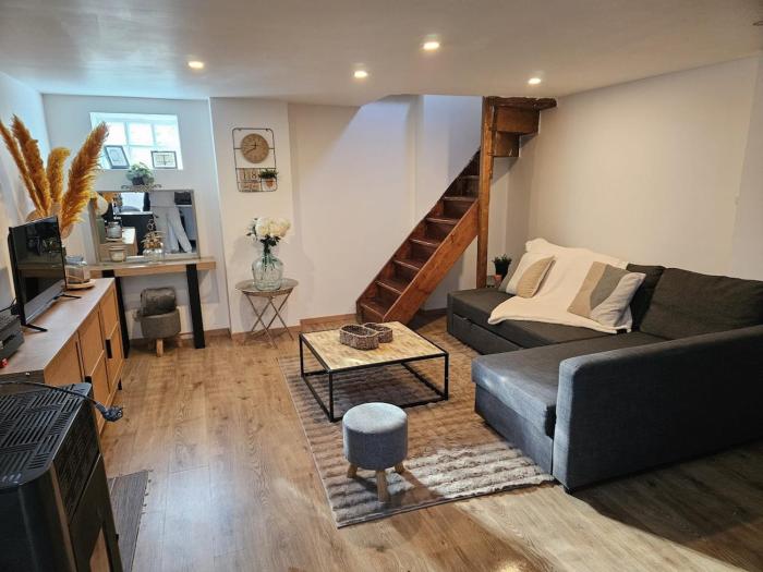 Modern duplex loft near Paris pour séjour professionnel