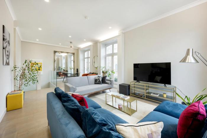 The Grand Kensington Duplex 3BR Luxury Stay