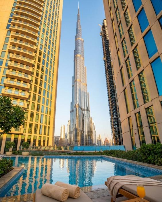 Burj Vista! Great High Floor View! Mall Connected! Amazing Pool, Gym and Location!