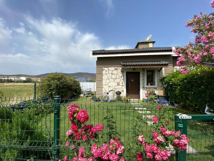 Urlada tatlı, huzurlu, bahceli bir ev