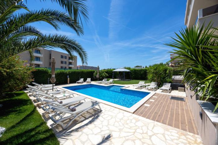 Sunny Garden Adria