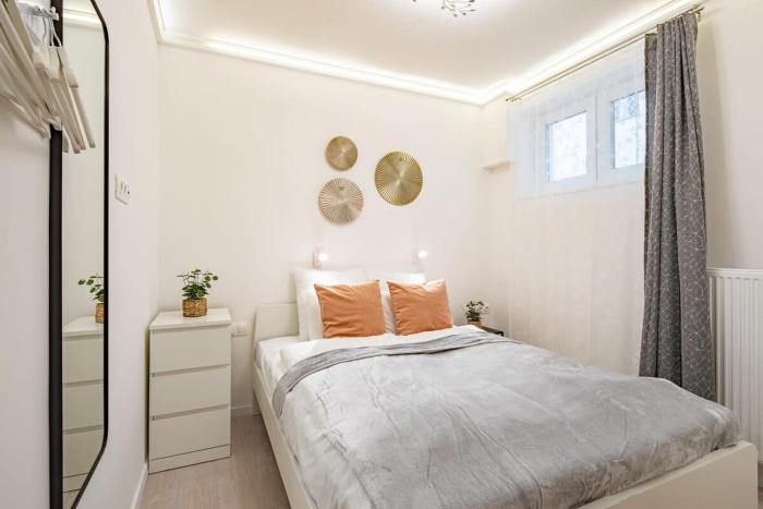 Ultra Central - NEW - Mini Studio