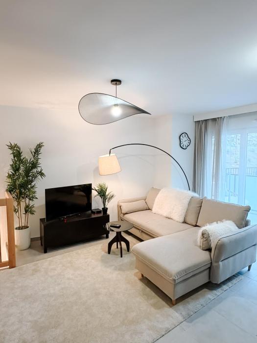 Aya - Renovated air-conditioned duplex with garden