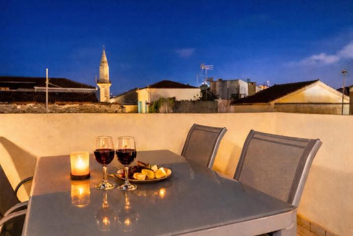 Gardenia Maisonette Rooftop Old Town View