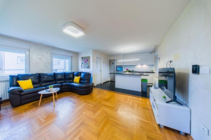 Flex SelfCheckIns 200 - Zagreb - 3 Bedrooms - Two-Story House