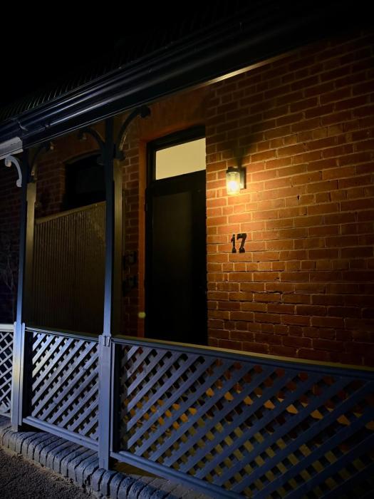 North Adelaide Cottage, perfect for fringe festival gather round