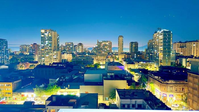 Best Location - Balcony - AC - Flexible Check-In