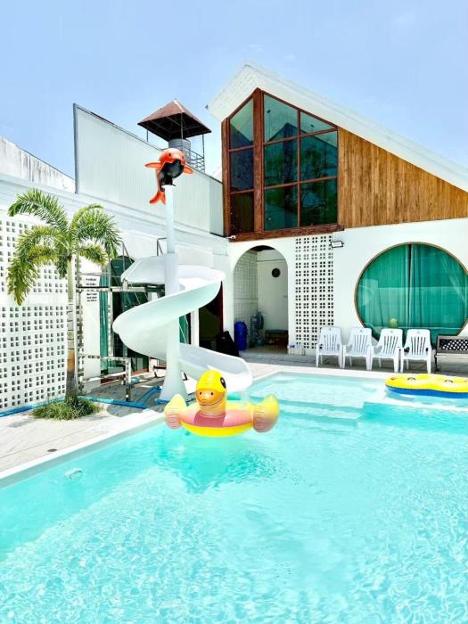 Lalin Pool Villa CNX - 4BR Private 4x8m Pool near Central Festival