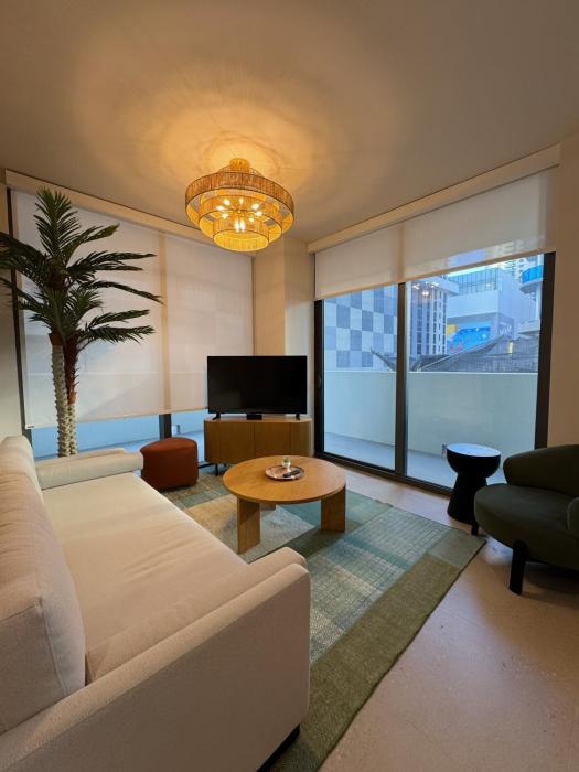 2BR 2BA Palm Oasis at The Crosby