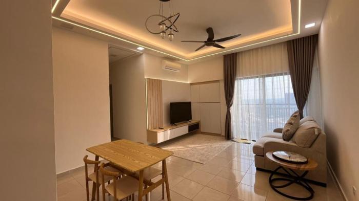 HOMESTAY WITH 2 BEDROOMS IN NILAI for traveler 1 minutes from PLUS Highway