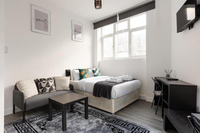 New! Serene Deptford Studio by Station & Greenwich