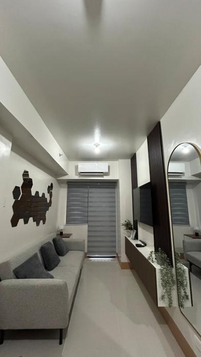 Condotel 1BR w balcony at MOA SMDC Shore3 T1