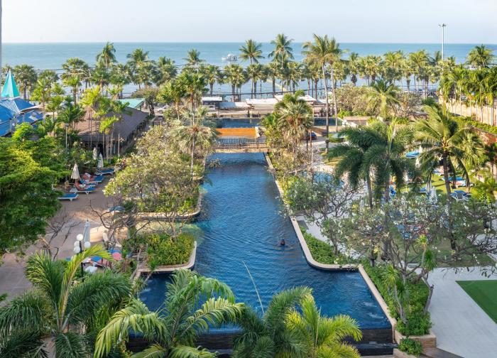 Jomtien Palm Beach Hotel and Resort