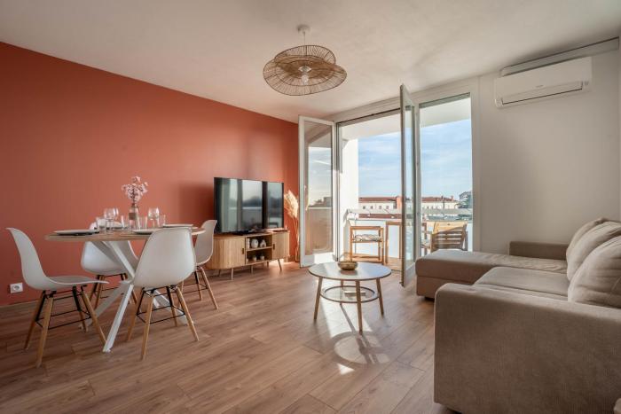Le Jean Moulin T2 air-conditioned private parking balcony