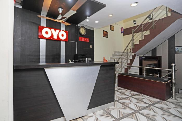 Super Hotel O Raj Palace