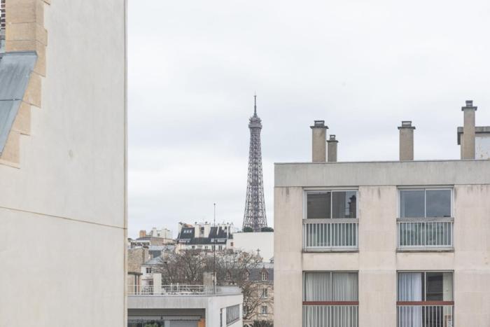 Cocoon with Eiffel Tower view