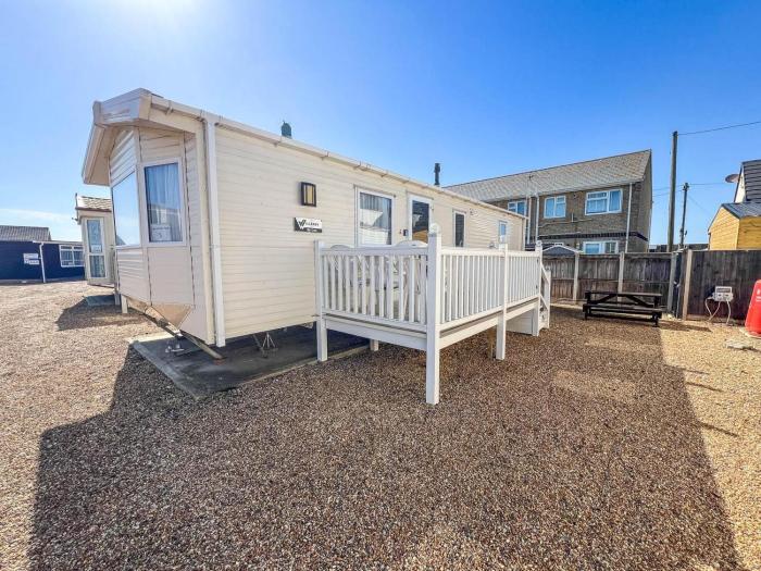 Great Caravan For Hire By The Beach In Norfolk, By Hunstanton Beach Ref 13005L
