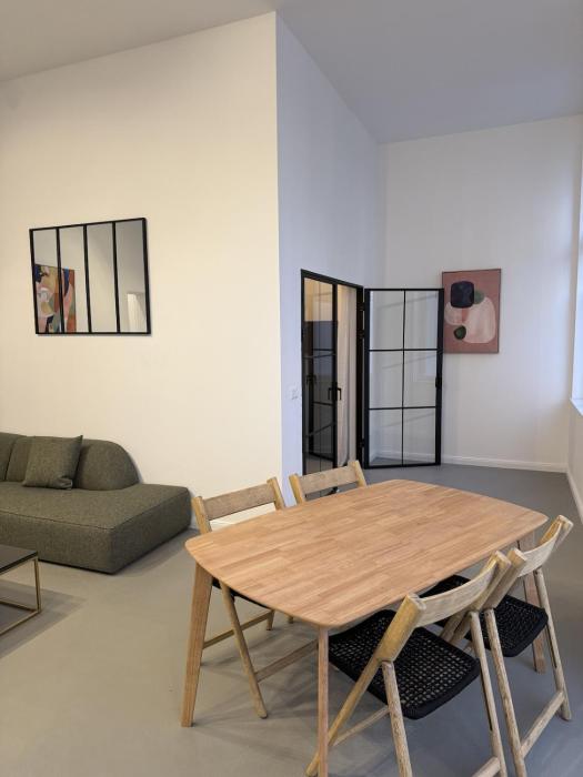 2 BR, central, calm and modern Berlin getaway