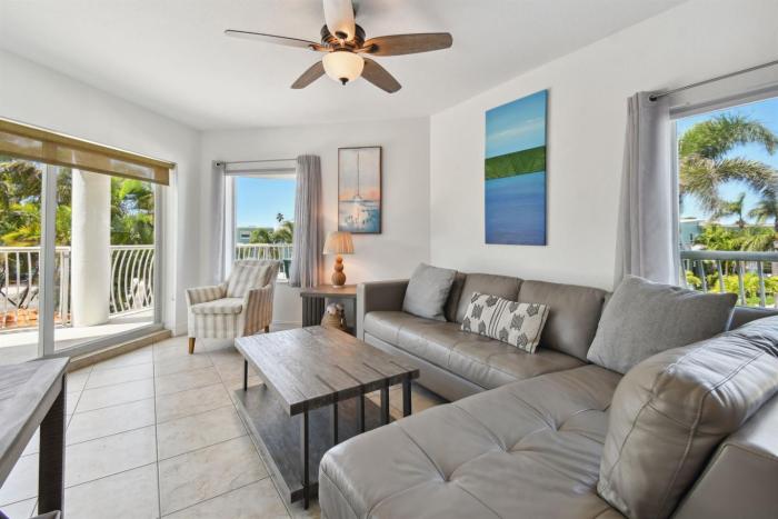 Beachfront Corner Condo Large Balcony