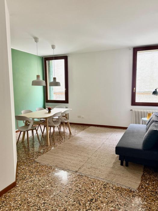 Wake up next to Vicenzas Most Beautiful Square!