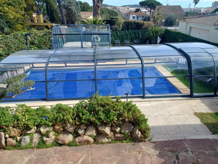 Encantadora villa con piscina climatizada marzo 2026