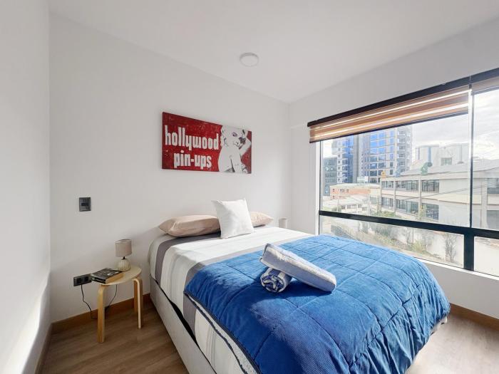 Soleado apartamento en el corazon de Calacoto con balcon