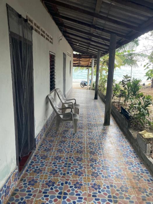 Gunny Bungalow 4 Cement Room