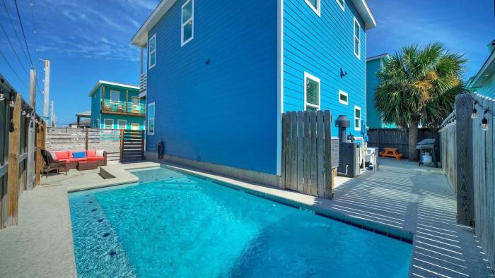 Private PoolPatio Arcade Game Walk to the Beach Ocean Devotion by AvantStay