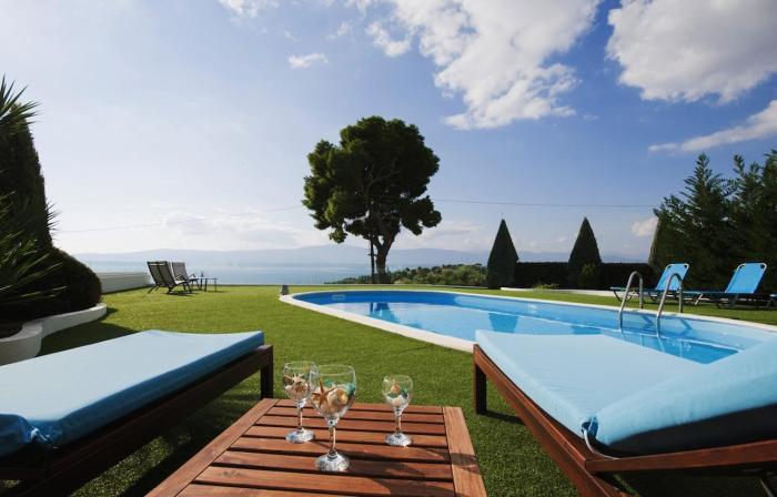 Amazing Villa Agapitos