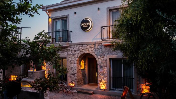 Moon Alaçatı adults only