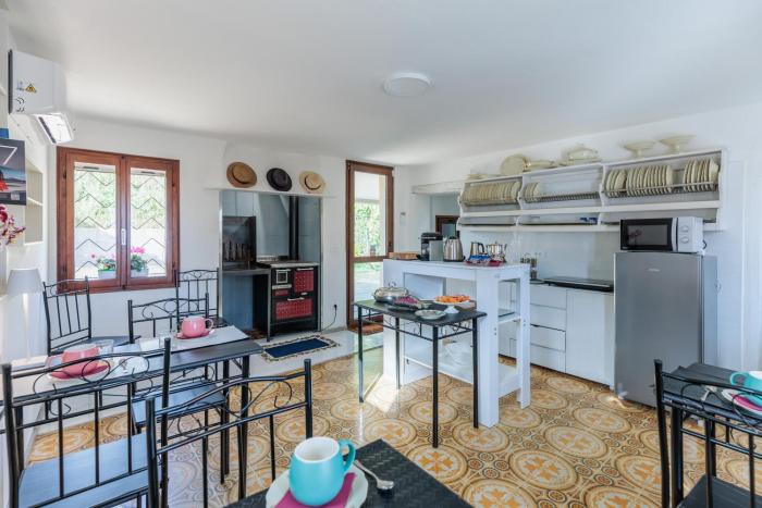 Guesthouse con 3 Camere e Bagno Privato a 5 Minuti dal Centro