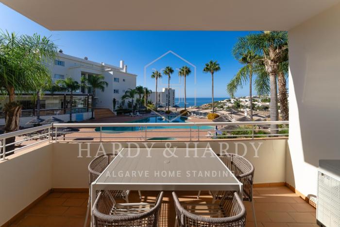 Sea View Apartment with Pool - Walk to Beach - N34