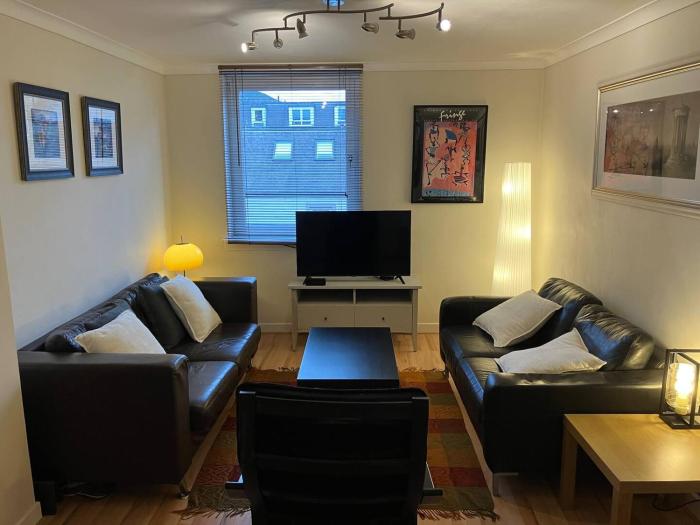 Welcoming and Homely 2 Bed in Central Location