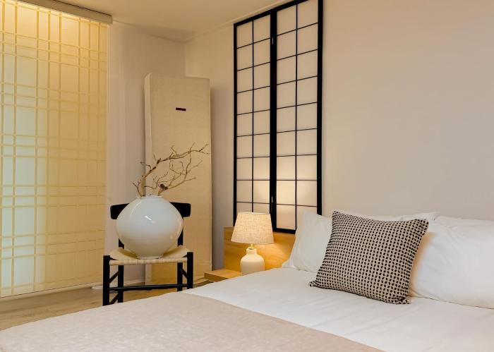 Seocho,Gangnam,Garosu-gil,COEX,Family accommodation,Itaewon 20 minutes