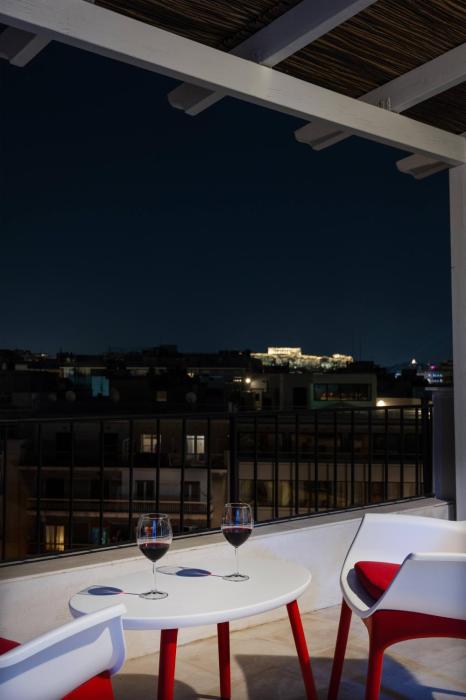 Stylish Loft with Acropolis View & Sunny Terrace
