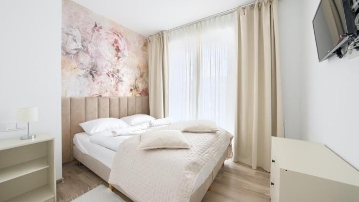 Baltic Cliff, Sun & Snow