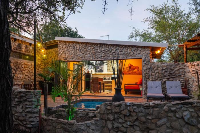 Foxy Crocodile Bush Lodge & Kruger Safaris