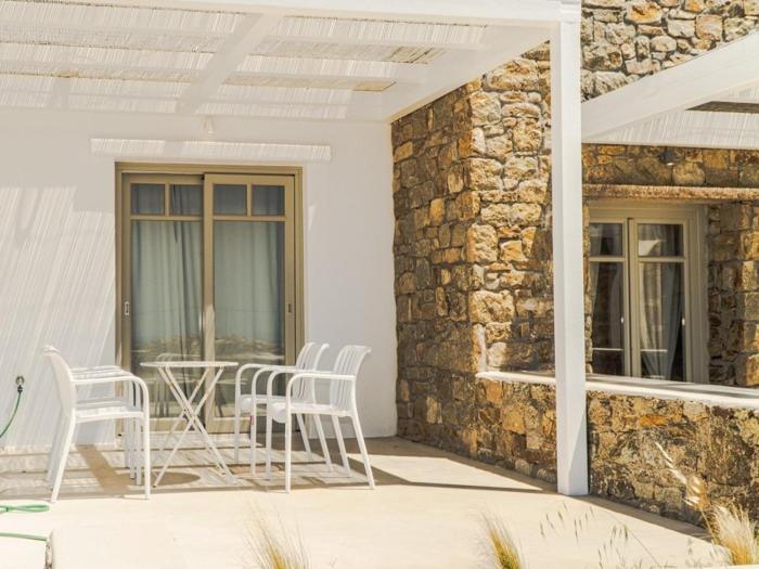 Ήσυχο κυκλαδίτικο δωμάτιο Total White N6