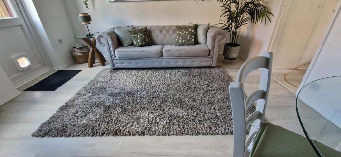 House near Reading Hospital Contractors Students