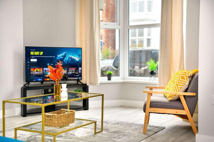 Contractors & Long Stays Sleeps 5 With Parking