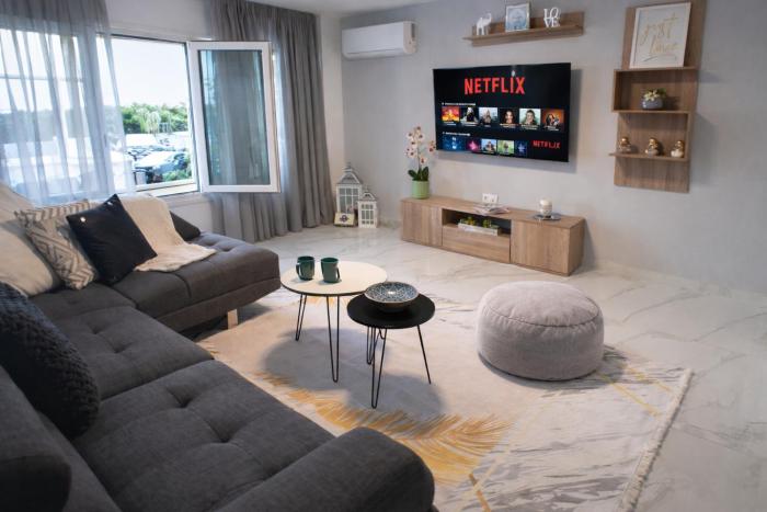 Luxury modern chic 1-bedroom apartment Athens City