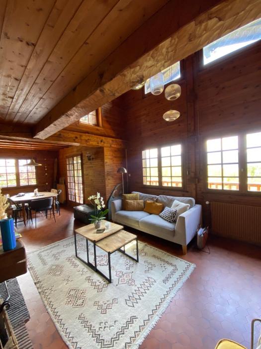 Typical and warm chalet, in a wooded park