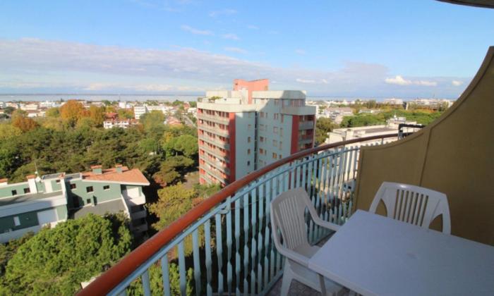 Studio in residence with pool