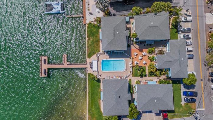 Beach Condo with Heated Pool, Steps to Sand, Coral Resort A-4