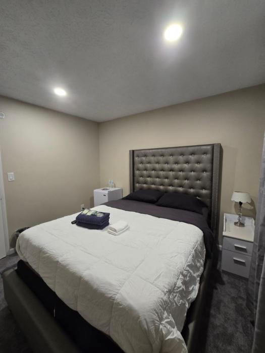 Private Queen Room Guesthouse near Stone Mountain