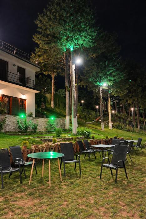 Ivertubnis Party house